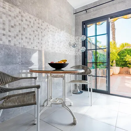 דירה Anele אדחה